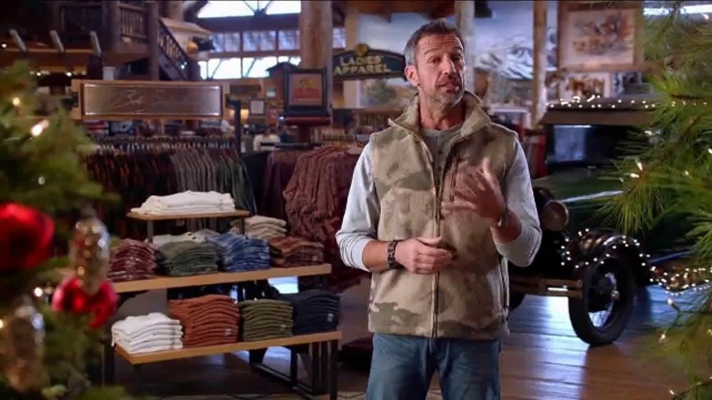 Bass Pro Shops Red Hot Specials TV Commercial, 'Fillet Table and Pistol'